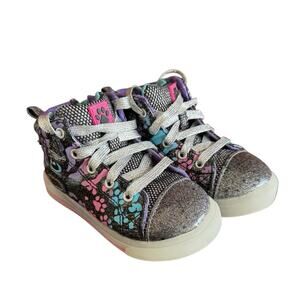 Athletic Works Girl's Shiny Shoe Purple/Pink/Silver Light Up Sneaker cats Size 8